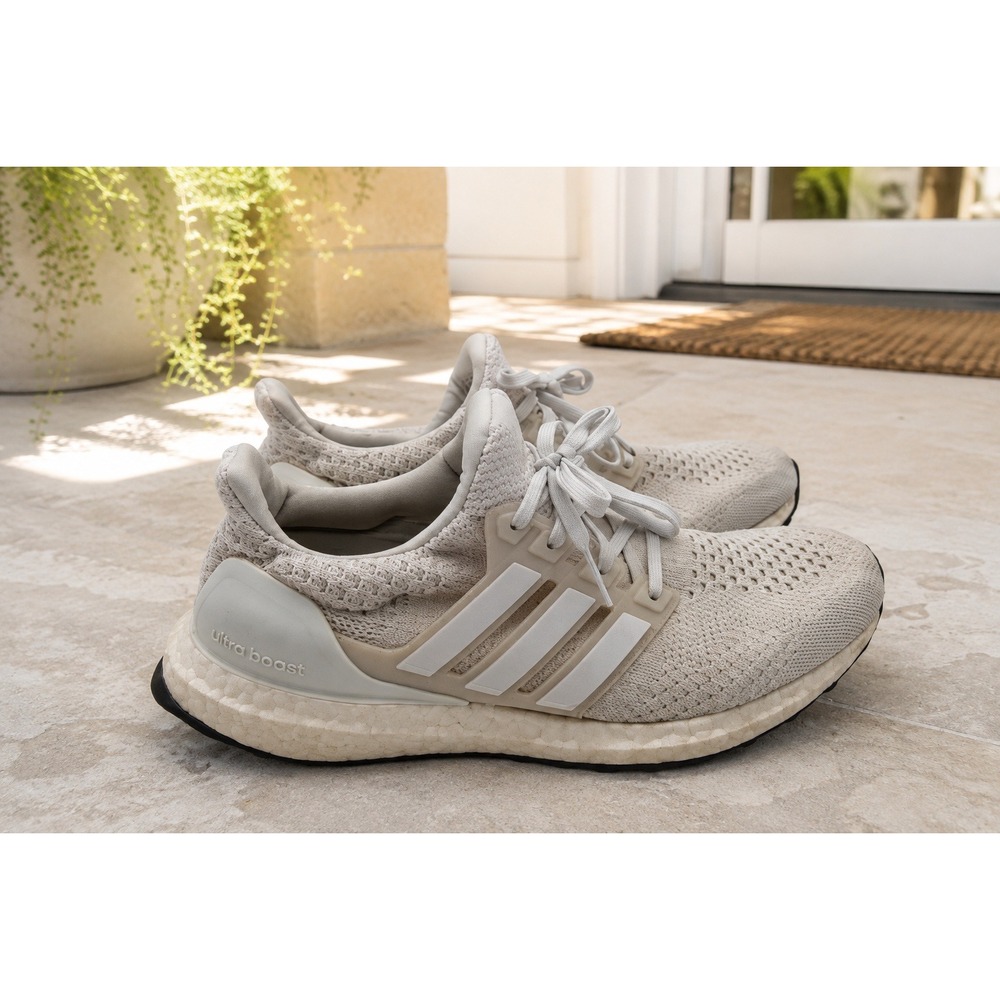 Adidas Ultraboost 5.0‎ DNA Womens 10 Chalk White Silver GV8747 Running Shoes